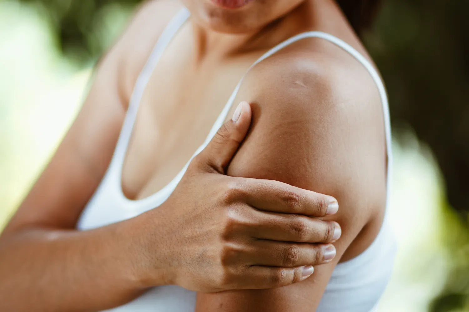 7 Causes for Upper Arm Pain & Relief Methods